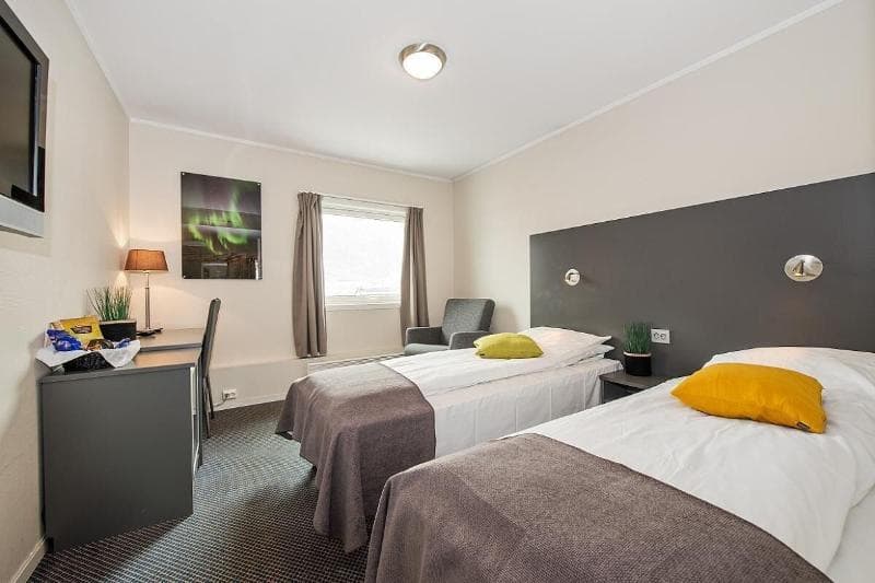 Enter Viking Hotel 3