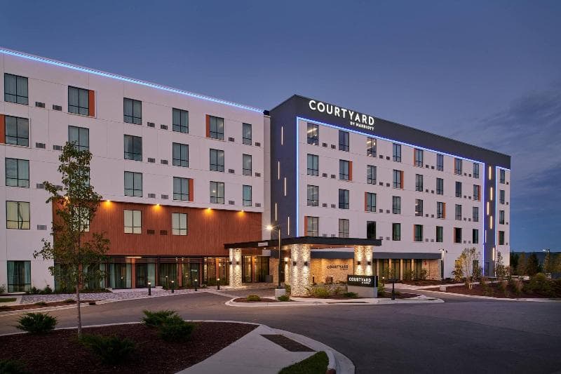 Courtyard By Marriott Petoskey At Victories Square 3