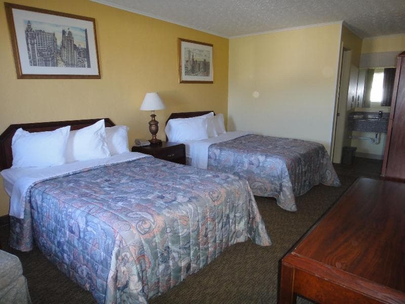 Budget Inn 5