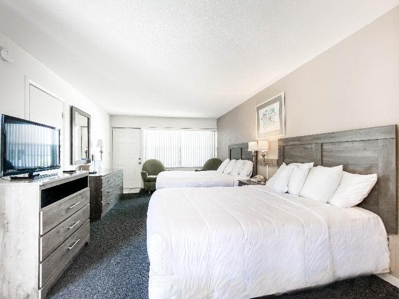 Ocean Court Beachfront Hotel (Ex Ocean Court Motel) 2