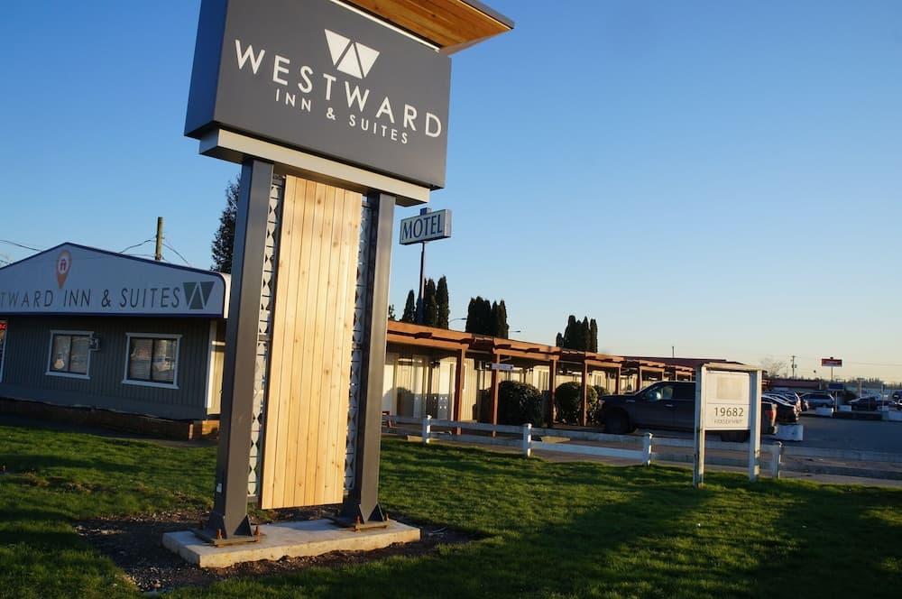 Westward Inn & Suites main
