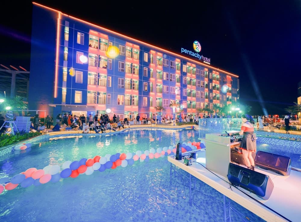 The All - Suite Pentacity Hotel Balikpapan main