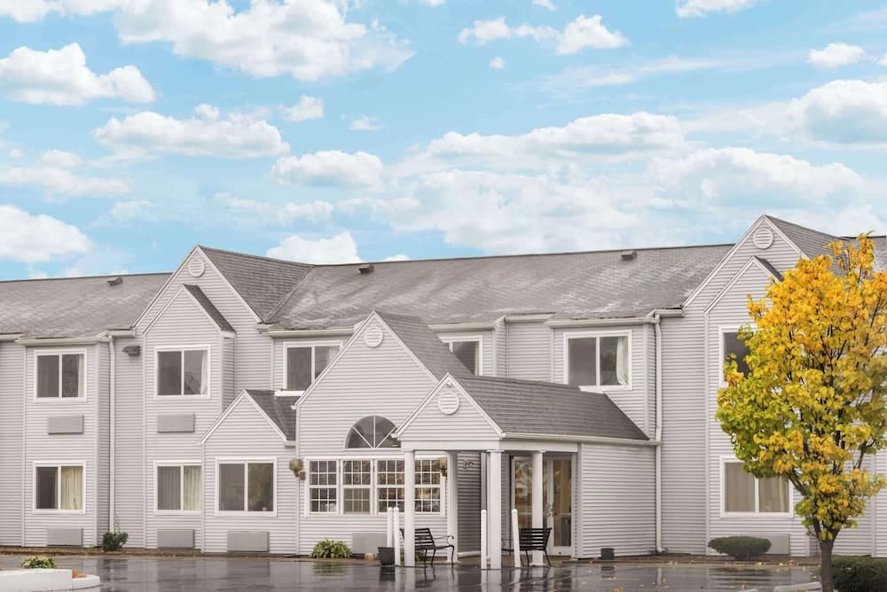 Baymont by Wyndham Henrietta/Rochester main