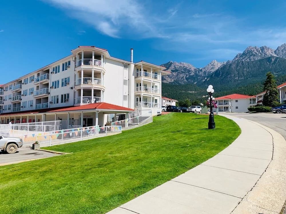 Mountain View Suites At Fairmont Hot Springs main