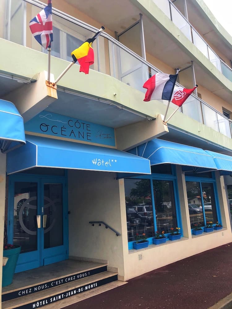 Hôtel La Côte Océane main