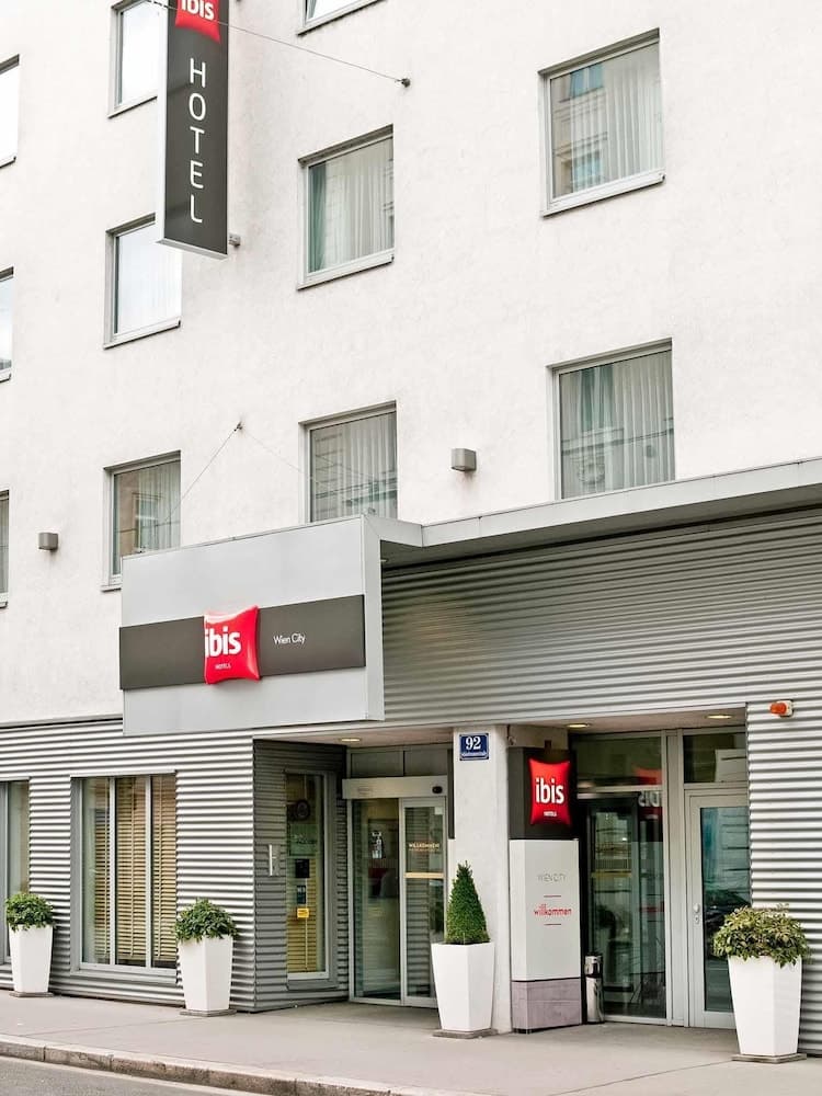 Ibis Wien City main