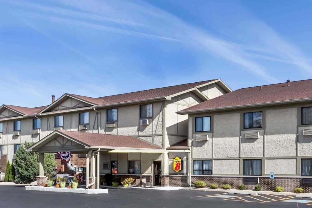 Super 8 By Wyndham Ottawa Starved Rock main