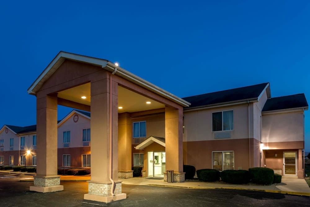 Super 8 by Wyndham Frankfort main