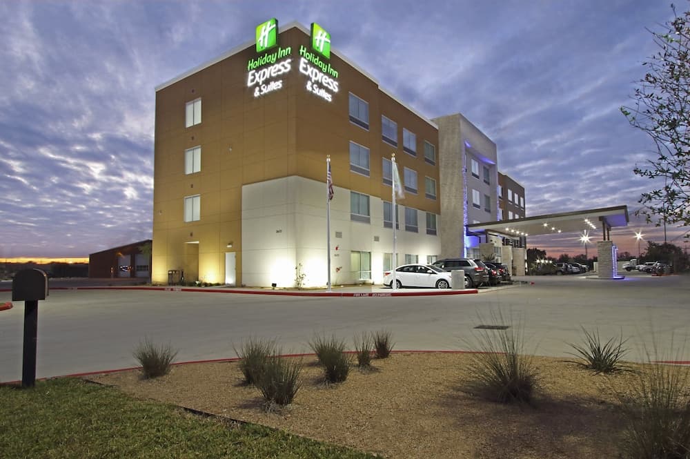Holiday Inn Exp & Sts Brookshire - Katy Freeway main