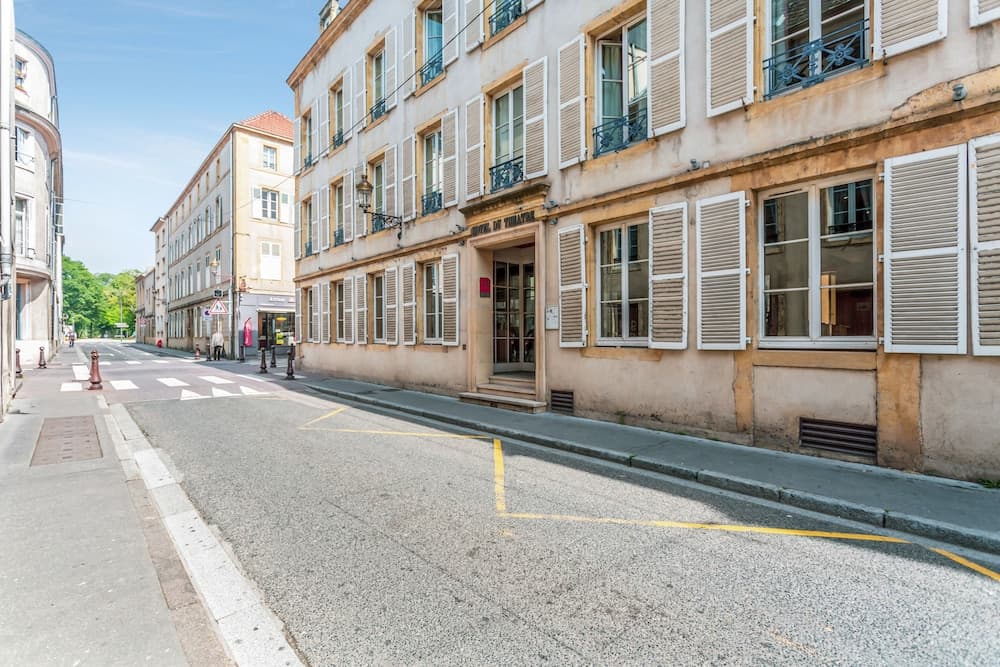 Hotel Du Theatre main