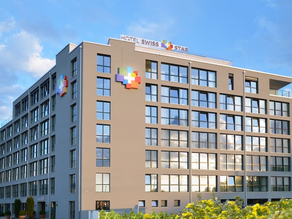 Hotel Swiss Star main