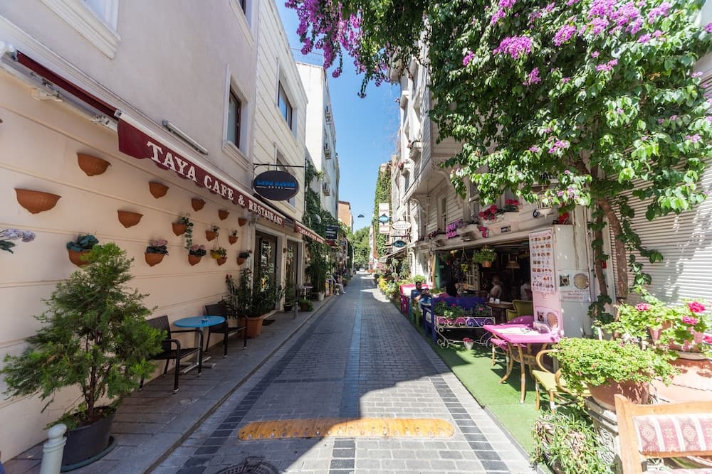 Taya Hatun Hotel main