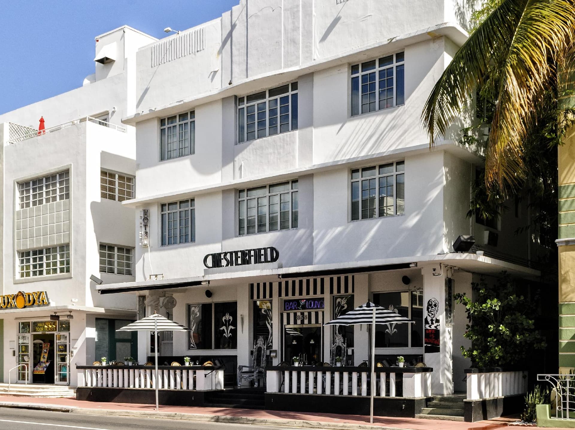 Chesterfield Hotel & Suites main