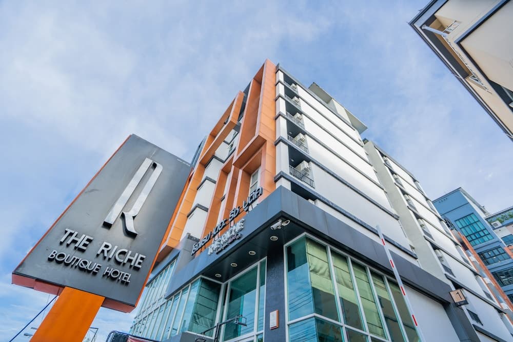 The Riche Boutique main