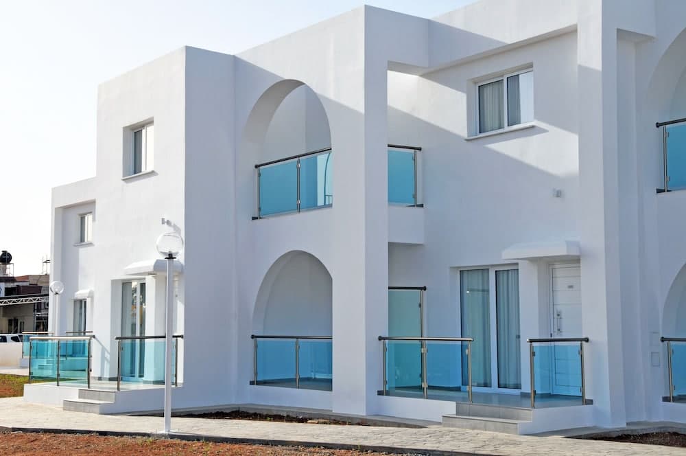 Kaos Hotel & Apartments