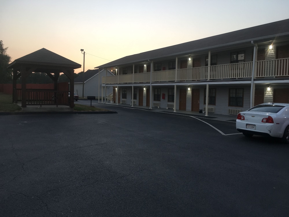 Loyalty Inn Hawkinsville
