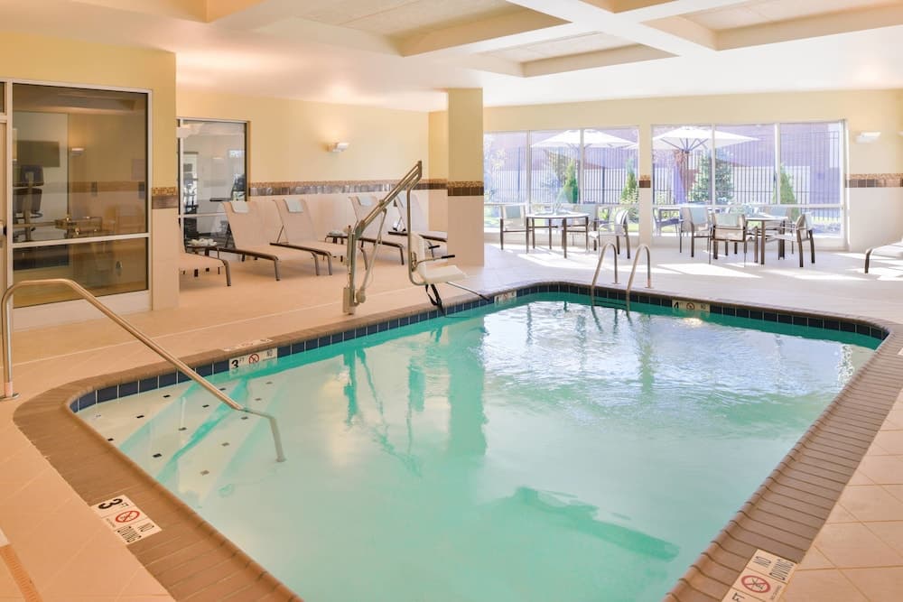 Courtyard Columbus Grove City main