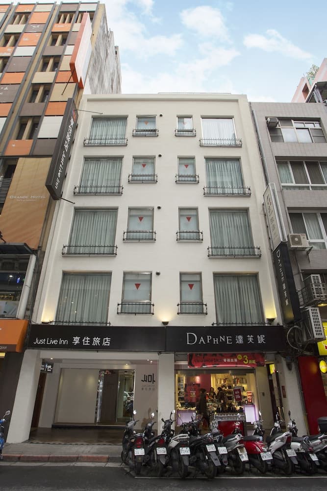 Just Live Inn Taipei main