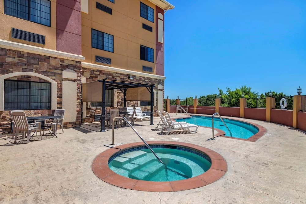 Comfort Inn & Suites Glenpool main