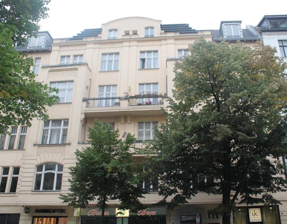 Hotel Art Nouveau main