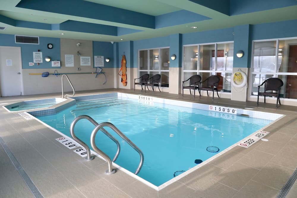 Holiday Inn Express & Suites Brampton main