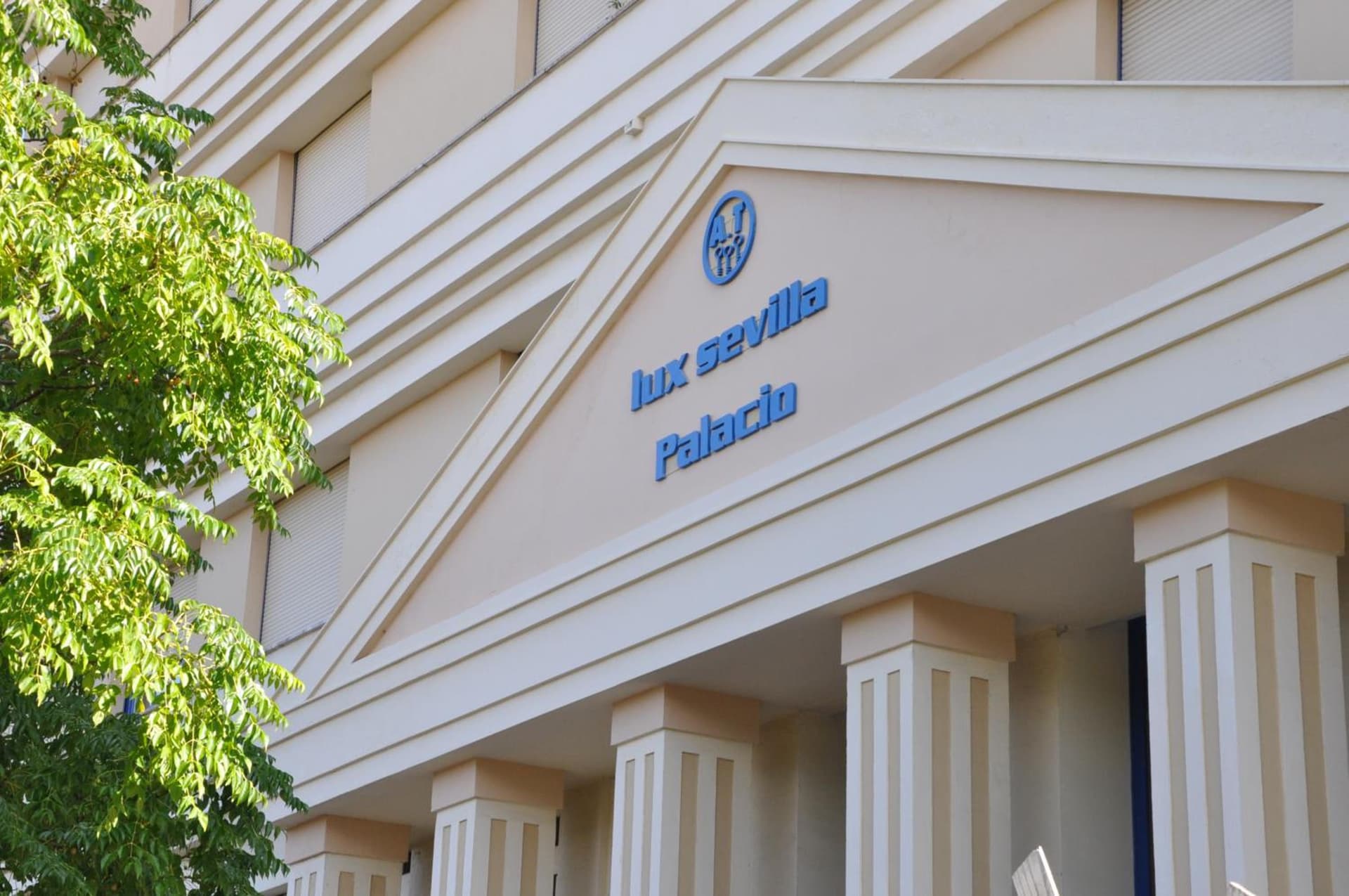 Apartamentos Luxsevilla Palacio main