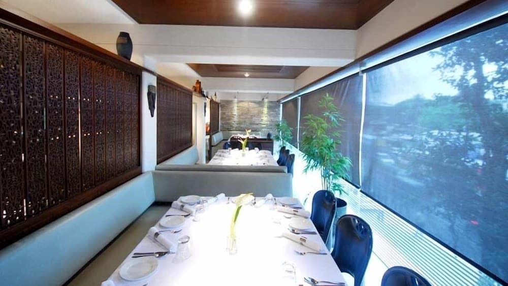 Sai Palace Hotel main
