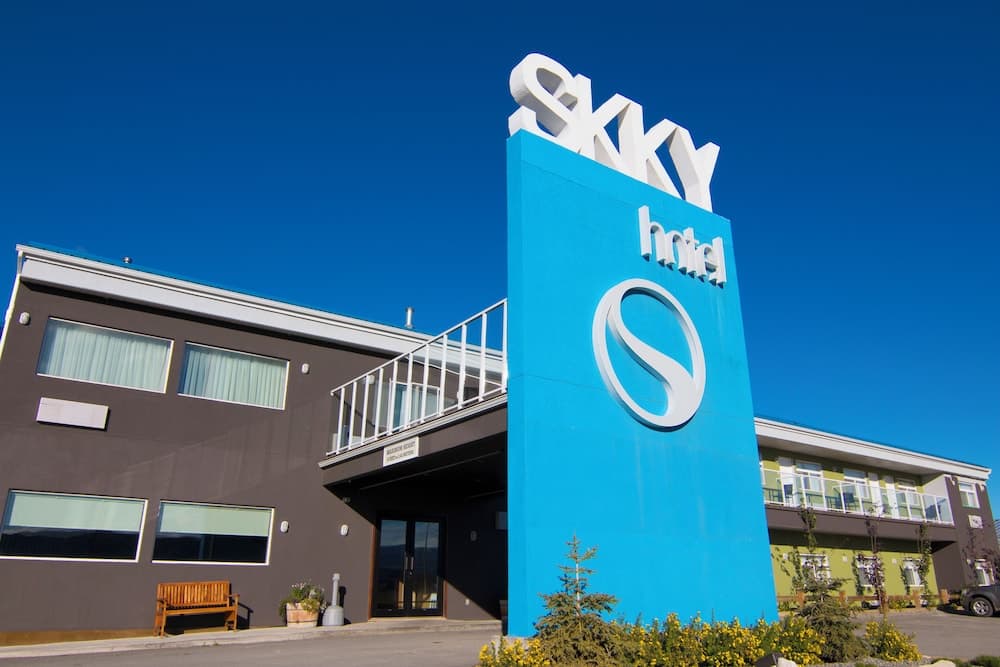 Skky Whitehorse main