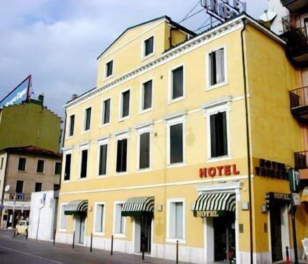 Trieste main
