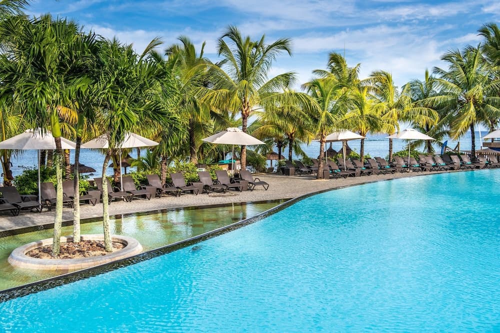 Victoria Beachcomber Resort and Spa main