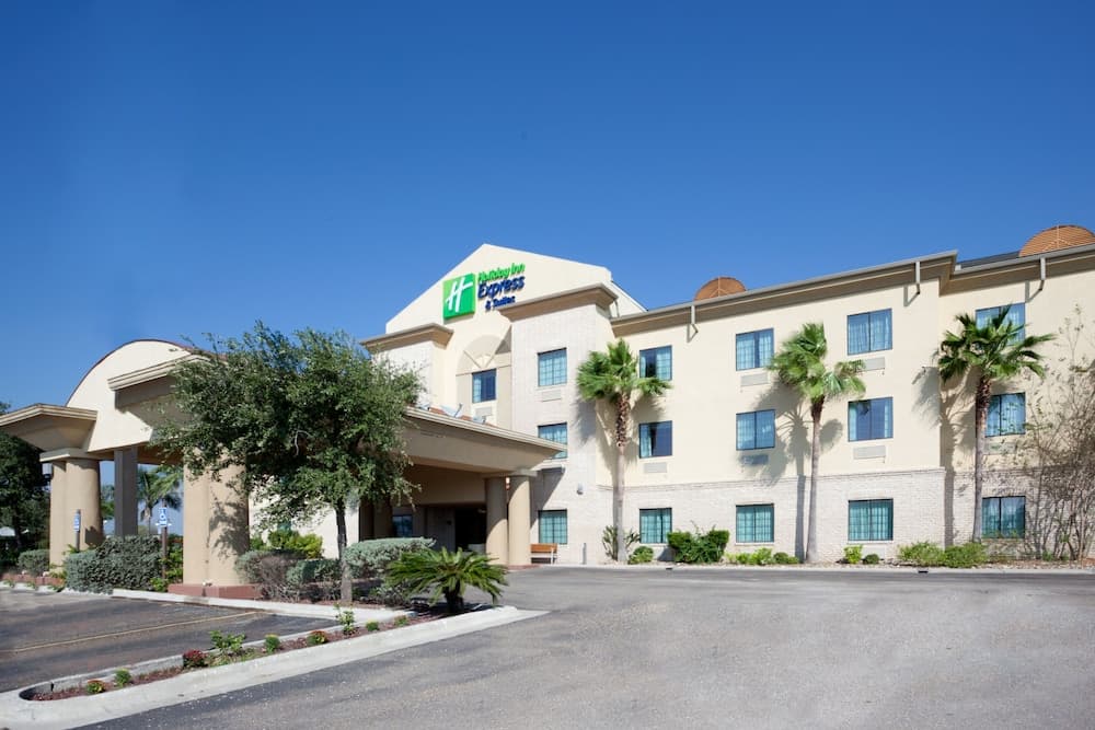 Holiday Inn Express And Suites Alice main