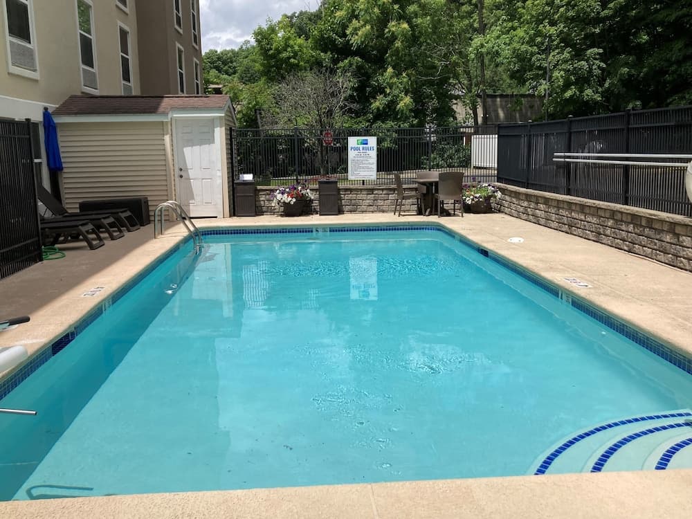 Holiday Inn Express And Suites Danbury - I-84