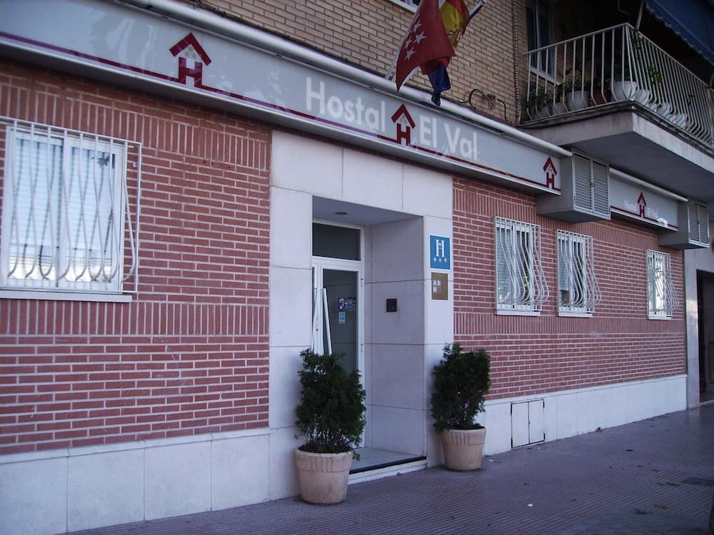 Hostal El Val main