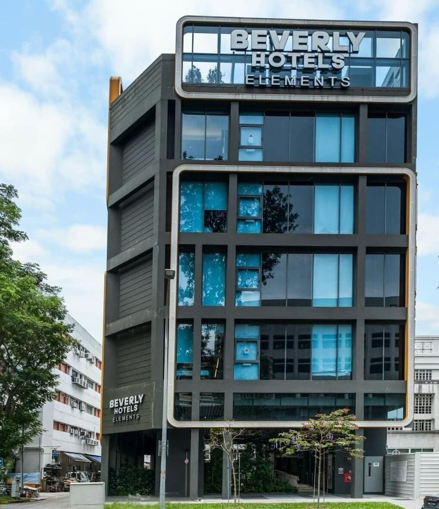 Beverly Hotel Elements main