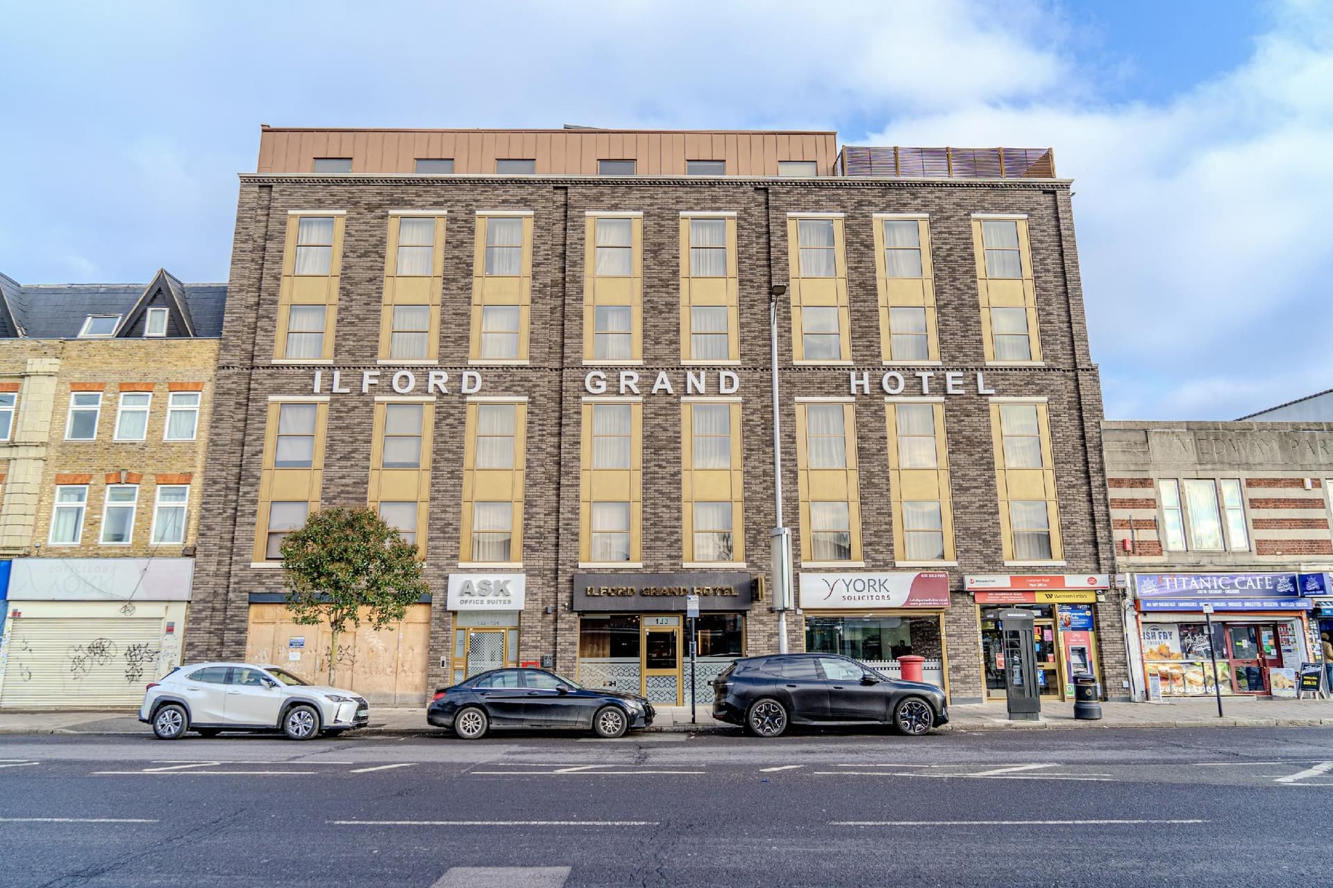 Ilford Grand Hotel main