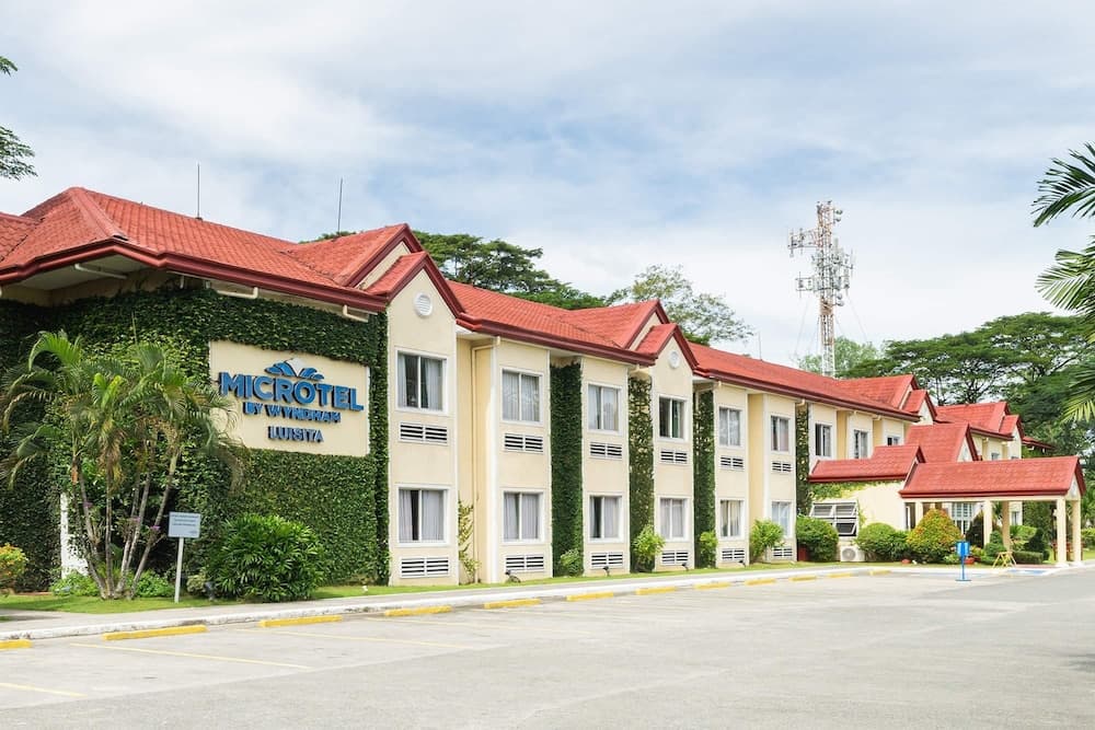 Microtel by Wyndham Tarlac main