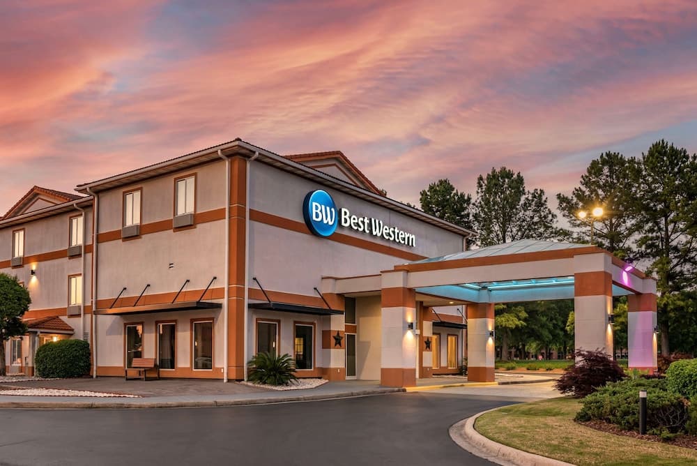 Best Western Carlton Suites main